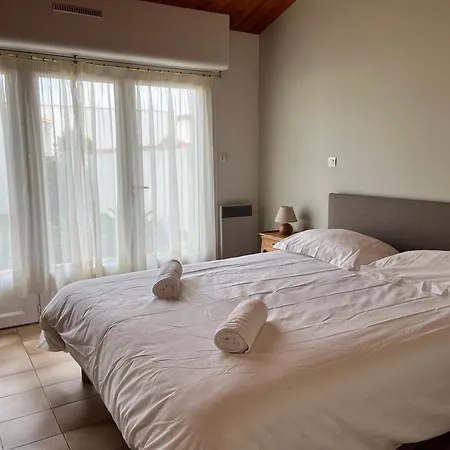 Holiday home Havre De Paix Proche Et Village- Jardin Et Parking Le Bois-Plage-en-Re